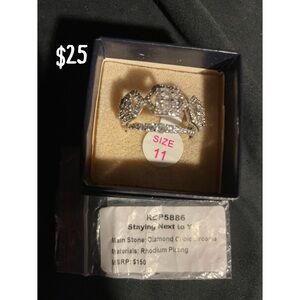 Dazzling Silver Ring with Clear Stones